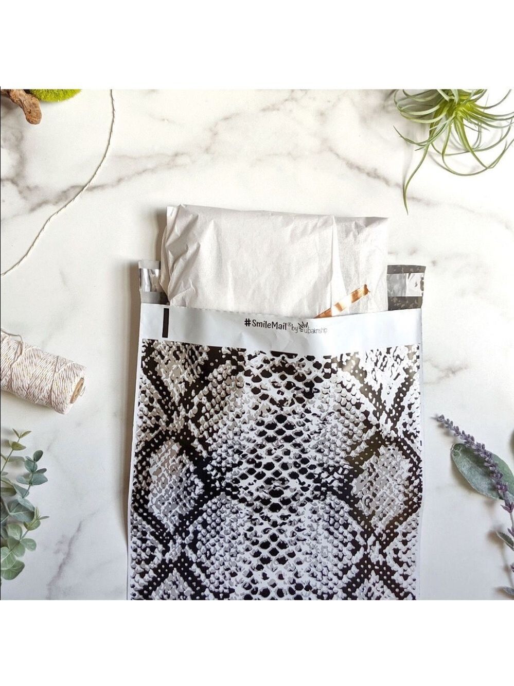 25 10X13 Poly Mailers Snake Skin Print PRICE IS FIRM - Picture 9 of 11